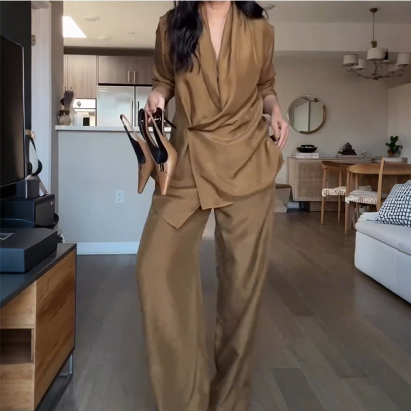 Modieuze tweedelige set voor dames bestaande uit top en broek