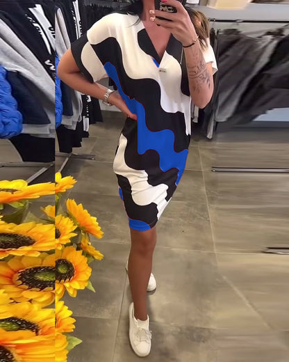 Penelope - Elegante V-halsjurk met golvende print