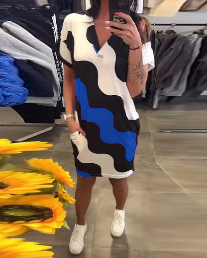 Penelope - Elegante V-halsjurk met golvende print