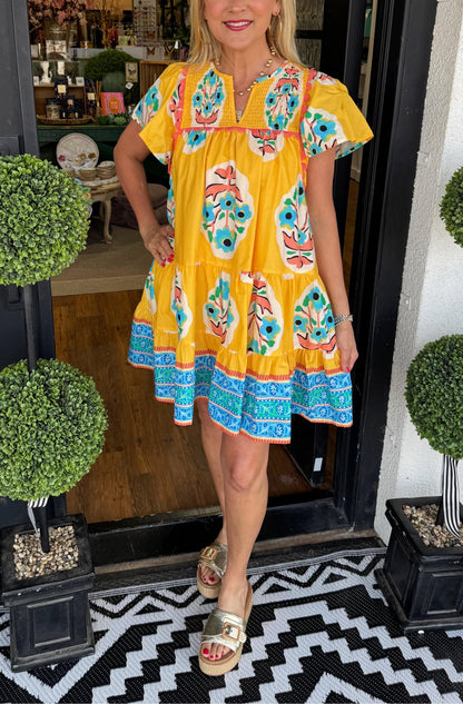 Korte jurk met V-hals en plooienprint voor dames