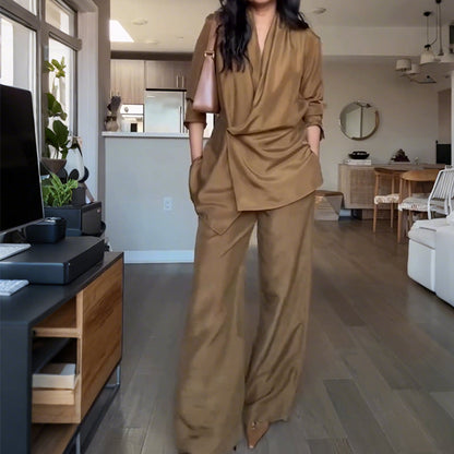 Modieuze tweedelige set voor dames bestaande uit top en broek