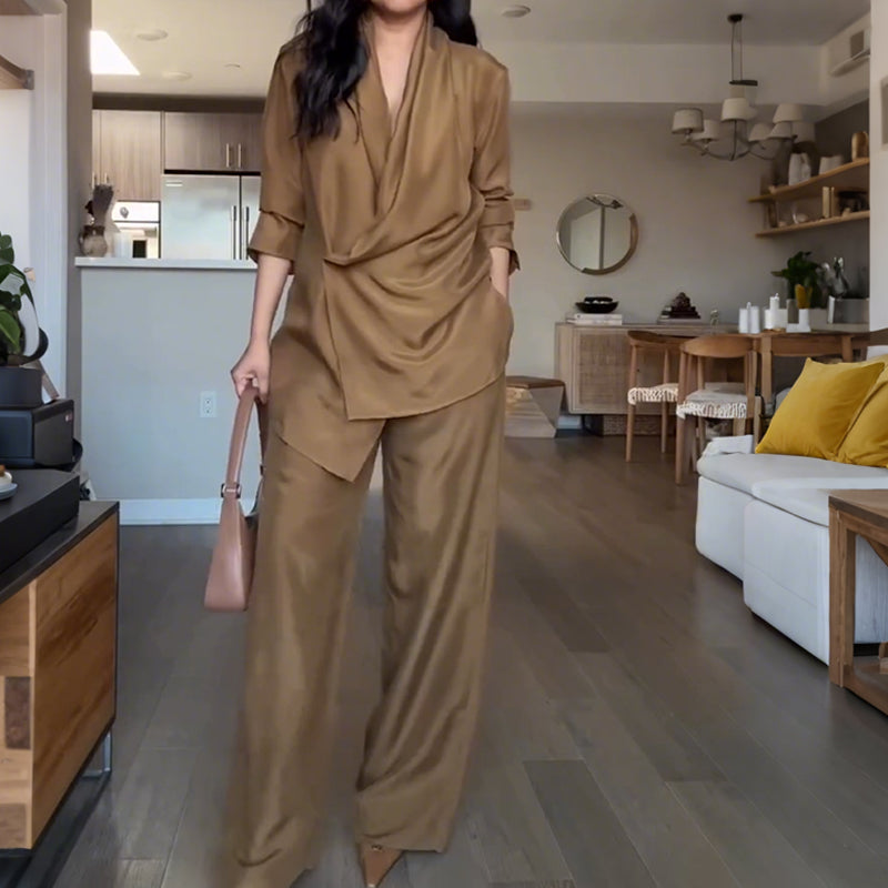 Modieuze tweedelige set voor dames bestaande uit top en broek