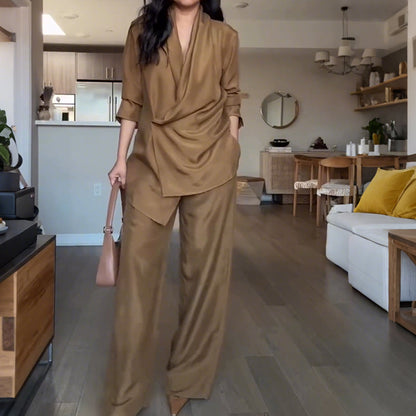 Modieuze tweedelige set voor dames bestaande uit top en broek